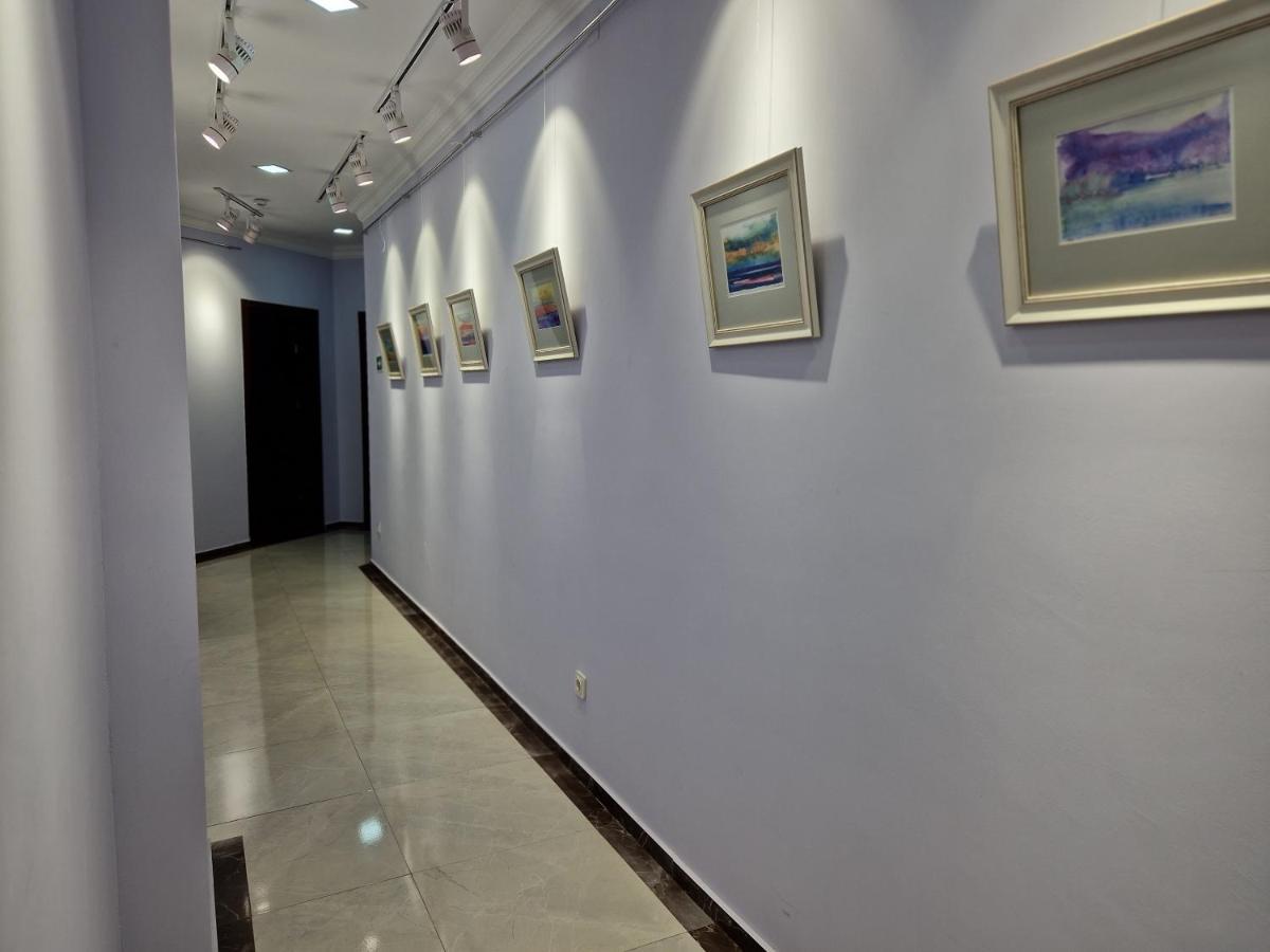 Art Hotel バトゥーミ エクステリア 写真