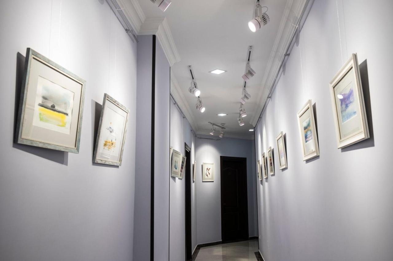 Art Hotel バトゥーミ エクステリア 写真